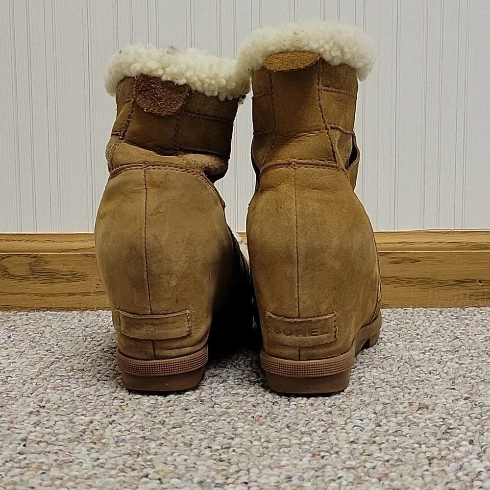 Sorel Wedge II Tan and Cream Winter Boots, Women's 8.5 Shearling